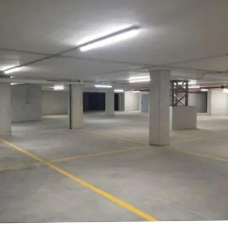 Apartment Shell Maqueda *