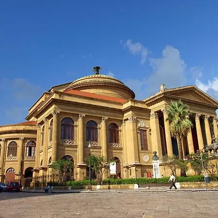 Apartment Shell Maqueda *