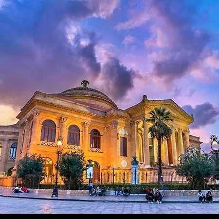 Apartment Shell Maqueda